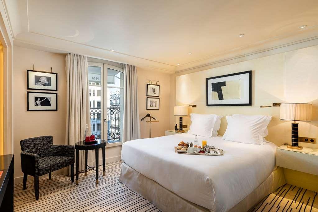 פריז Hotel Montaigne חדר תמונה